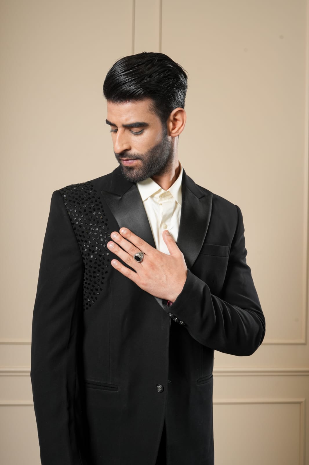 BLACK  KARDANA  WORK ON ONE SHOULDER BLAZER SET